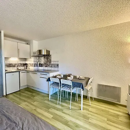 Preco 459 Maxime 4 Couchages Piscine Et Parking Sainte-Maxime